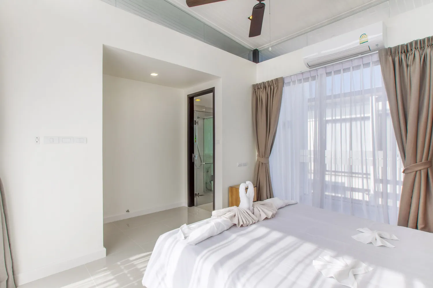 Property image - full photo 28