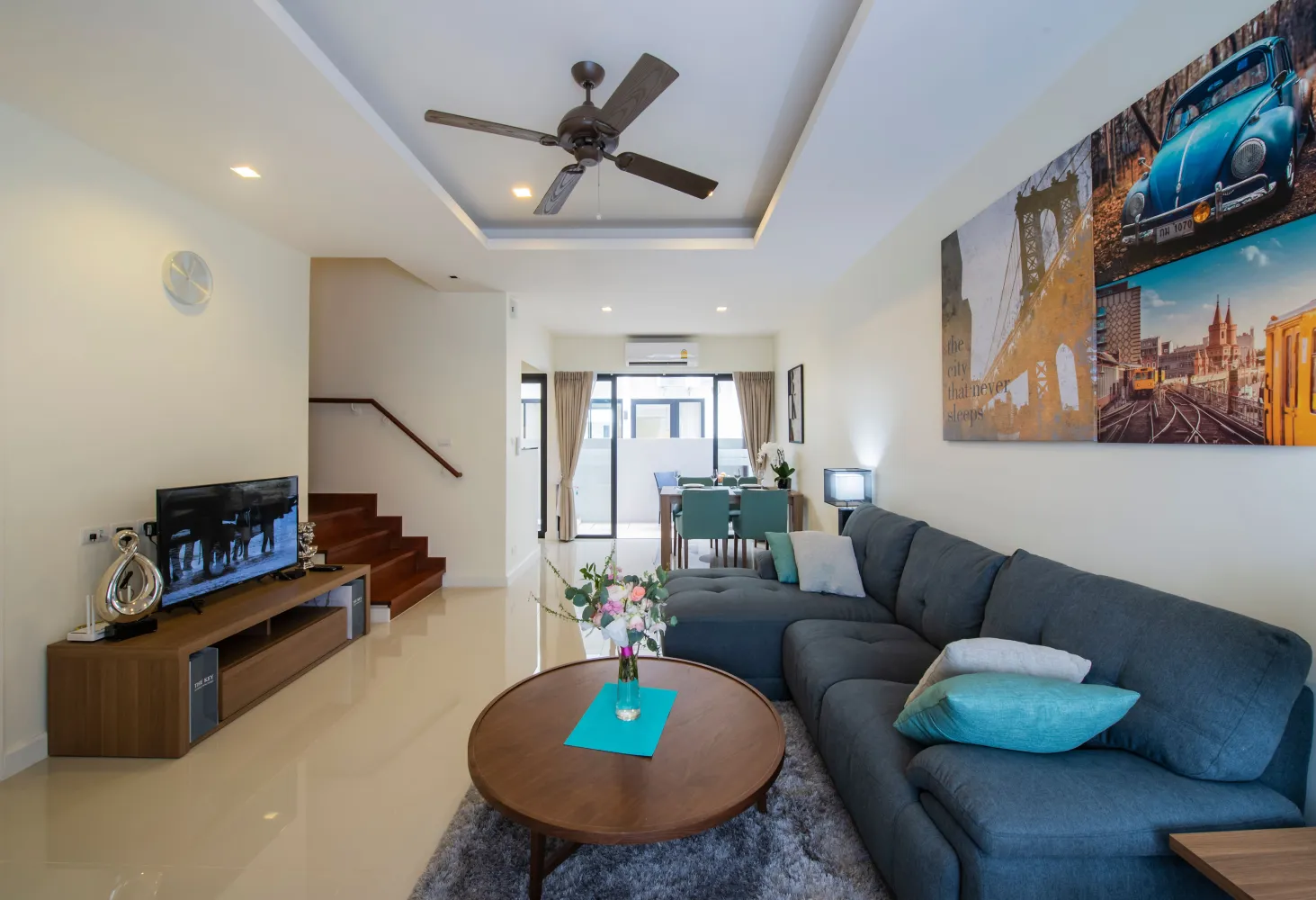 Property image - full photo 6