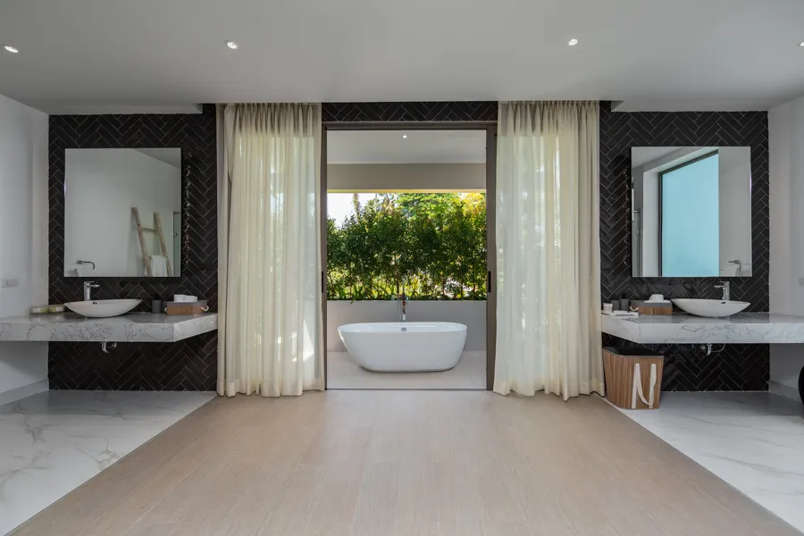 Property image - full photo 55