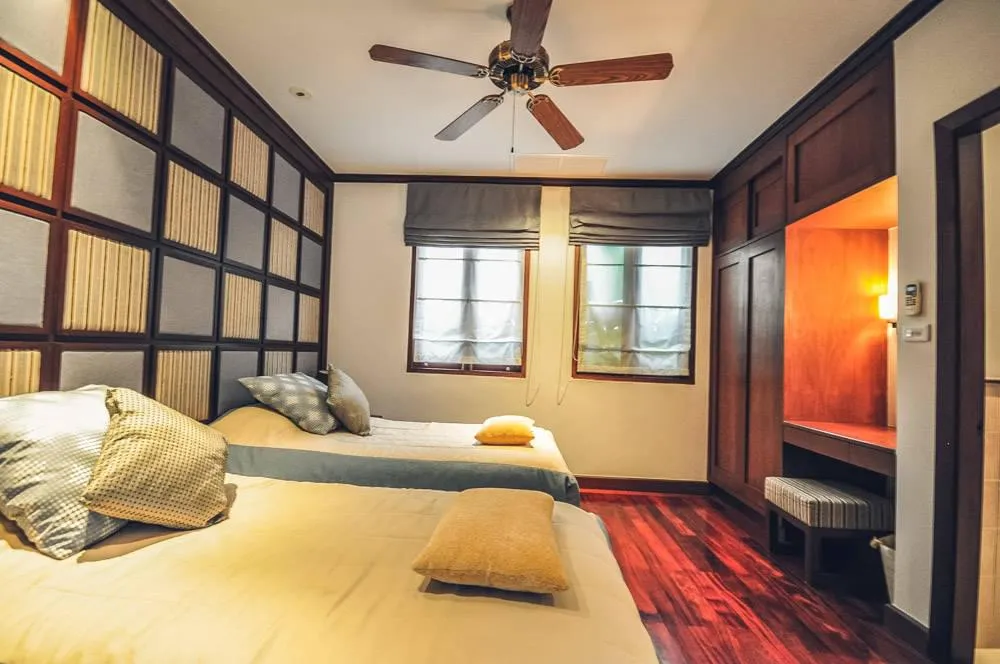 Property image - full photo 16