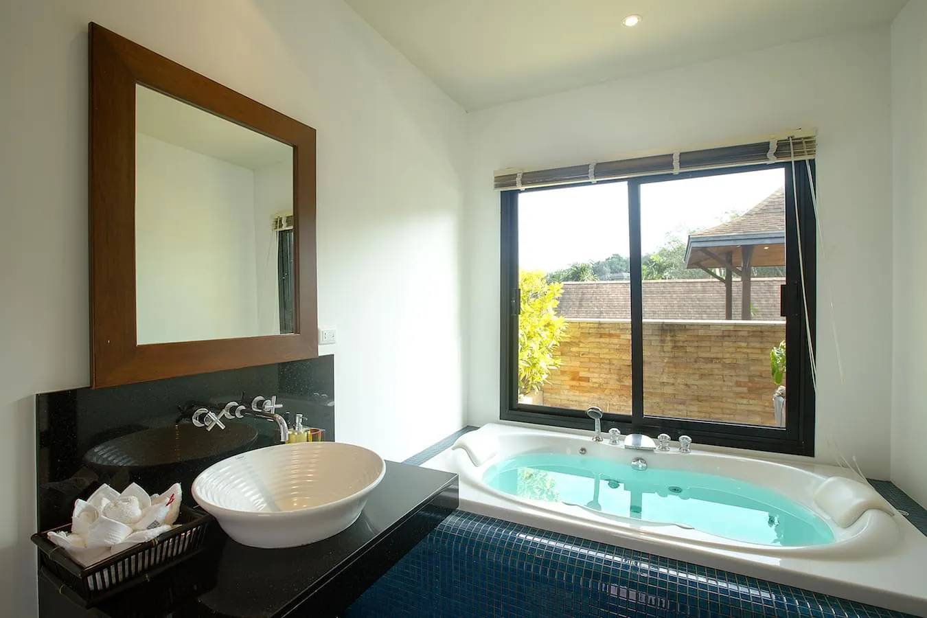 Property image - full photo 13
