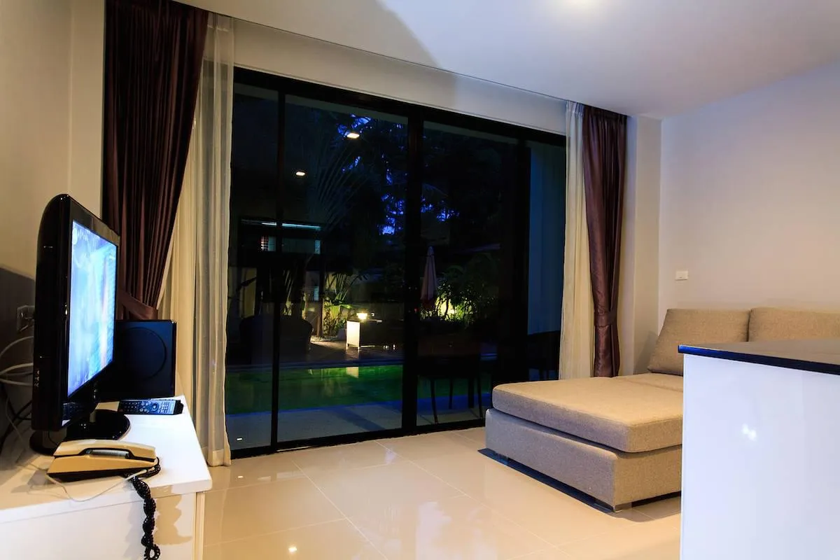 Property image - full photo 6