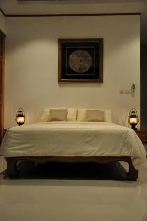 Property image - full photo 18