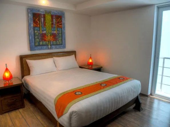 Property image - full photo 4