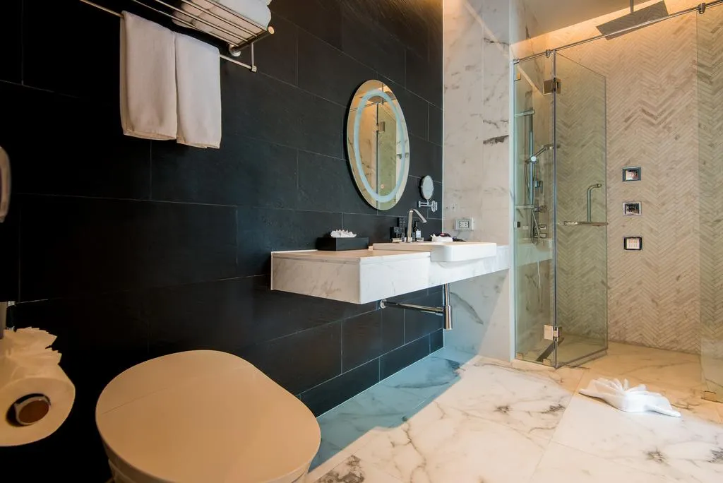 Property image - full photo 12