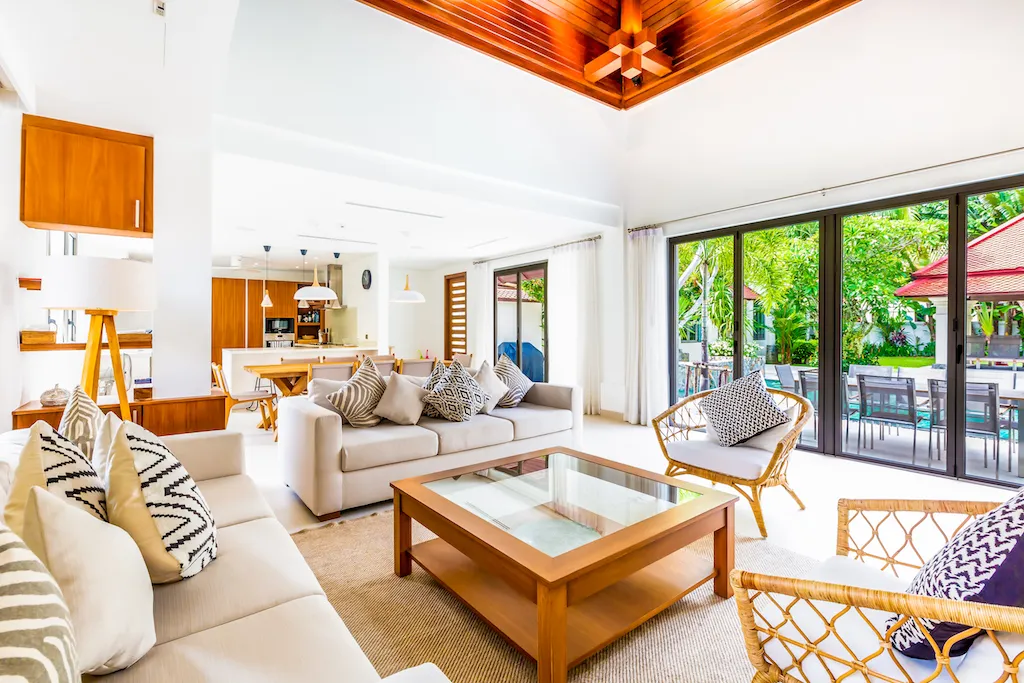 Property image - full photo 2