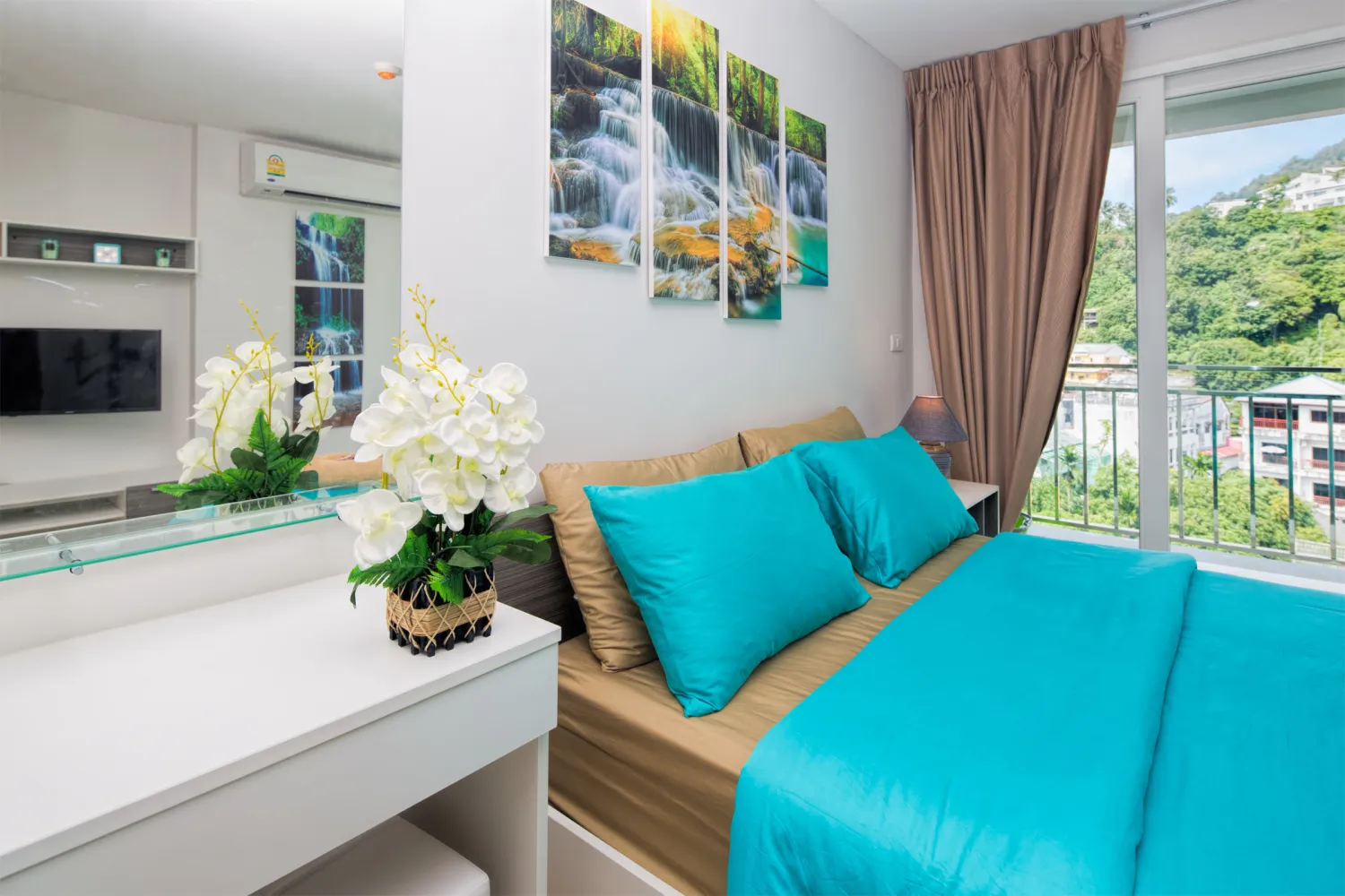 Property image - full photo 1