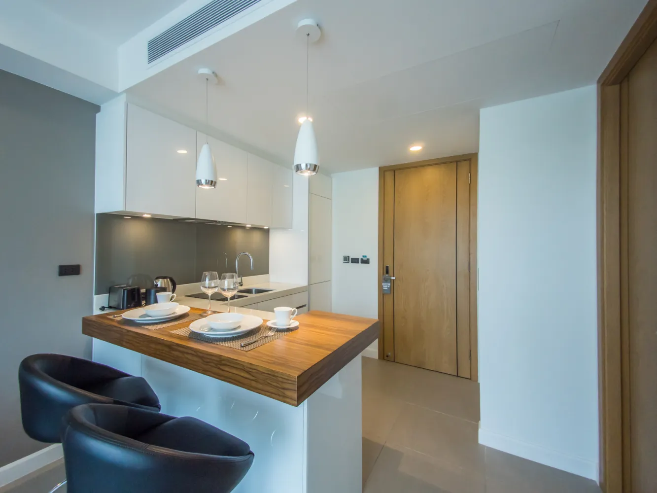 Property image - full photo 2