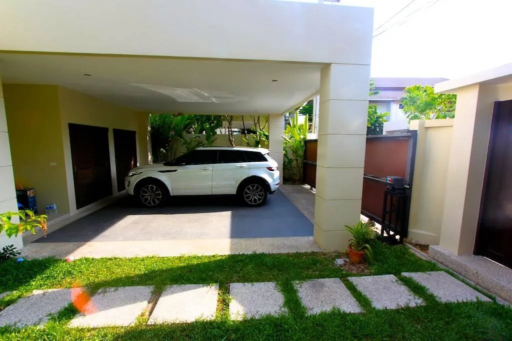 Property image - full photo 32