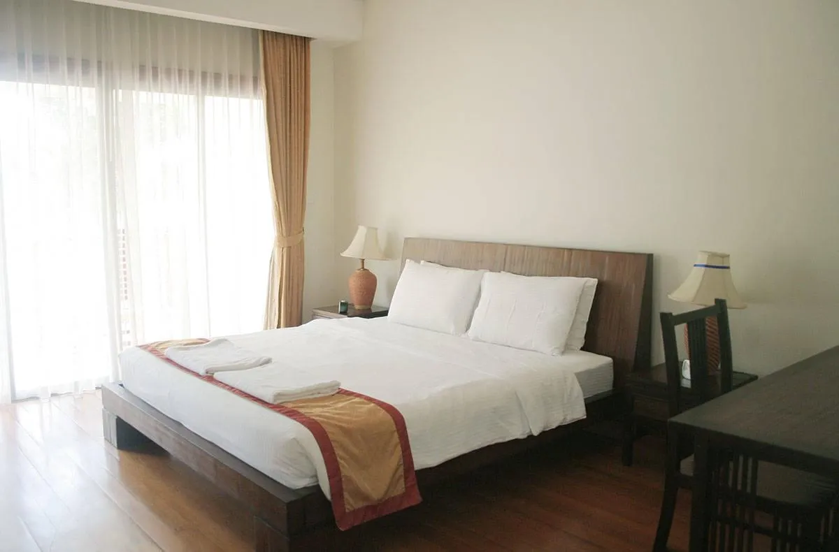 Property image - full photo 12