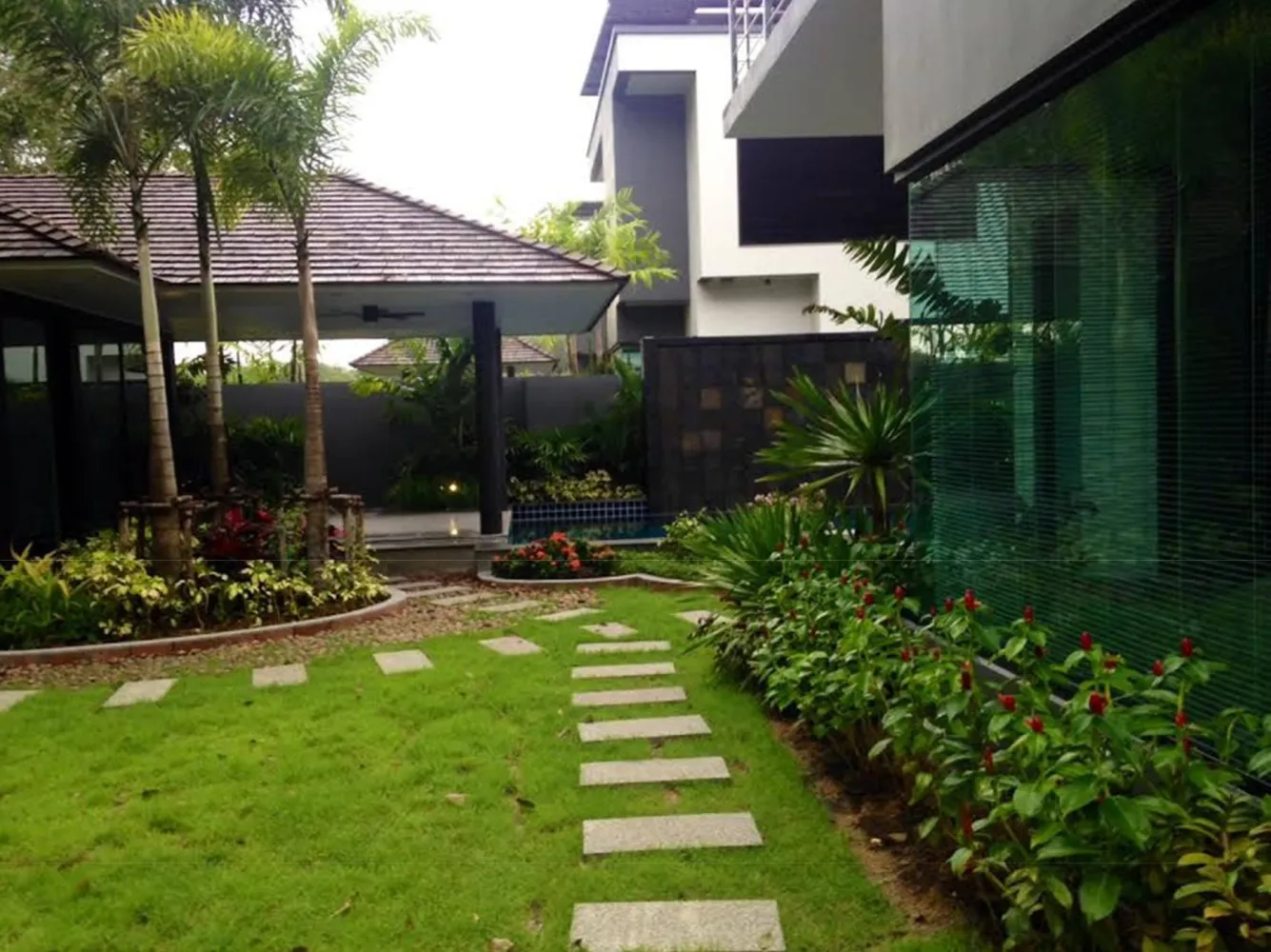Property image - full photo 11