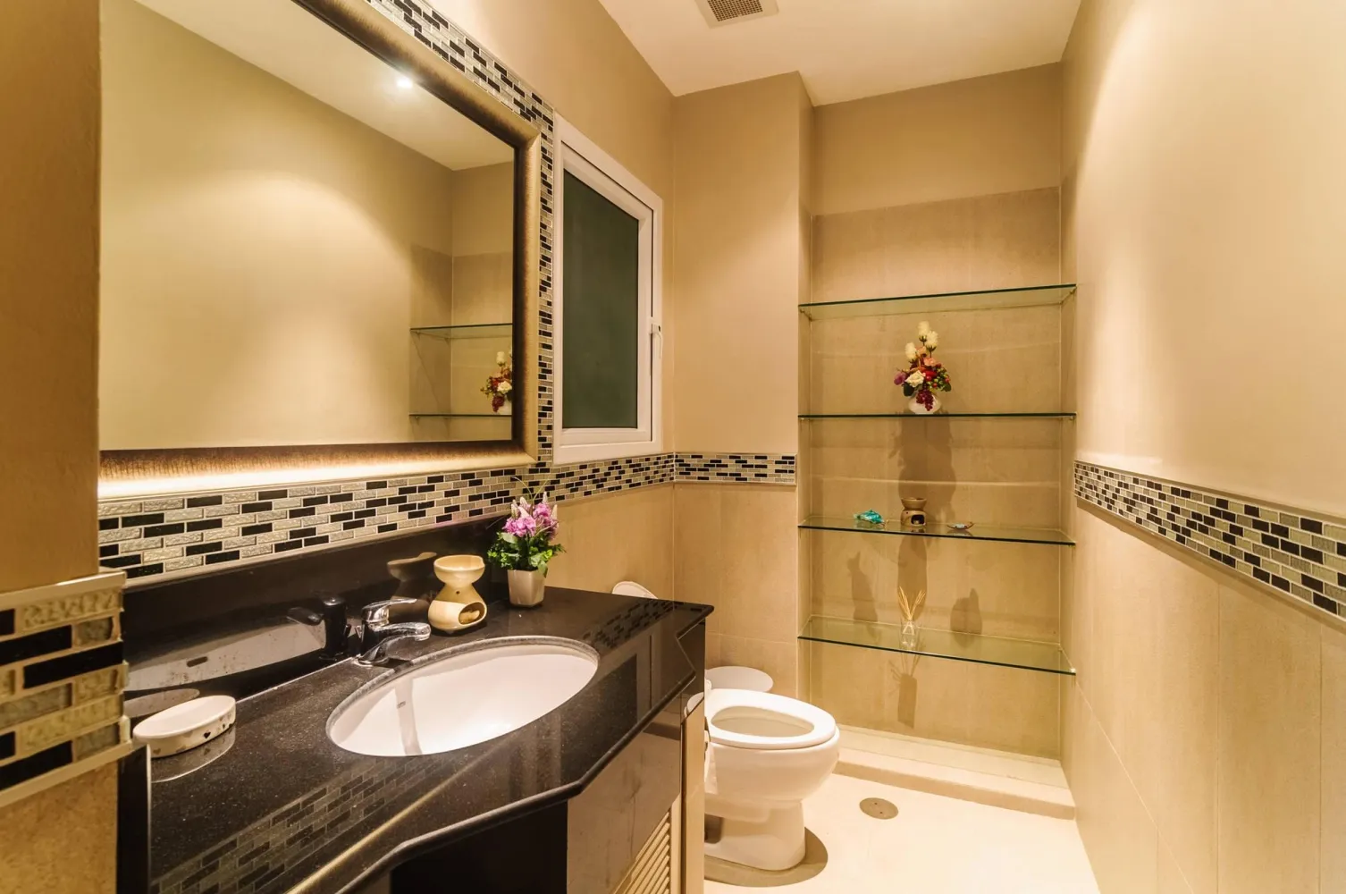 Property image - full photo 5