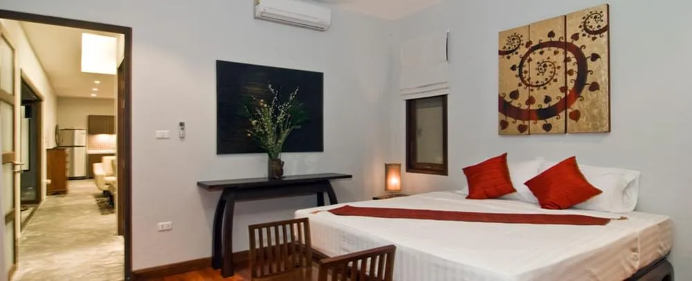 Property image - full photo 2