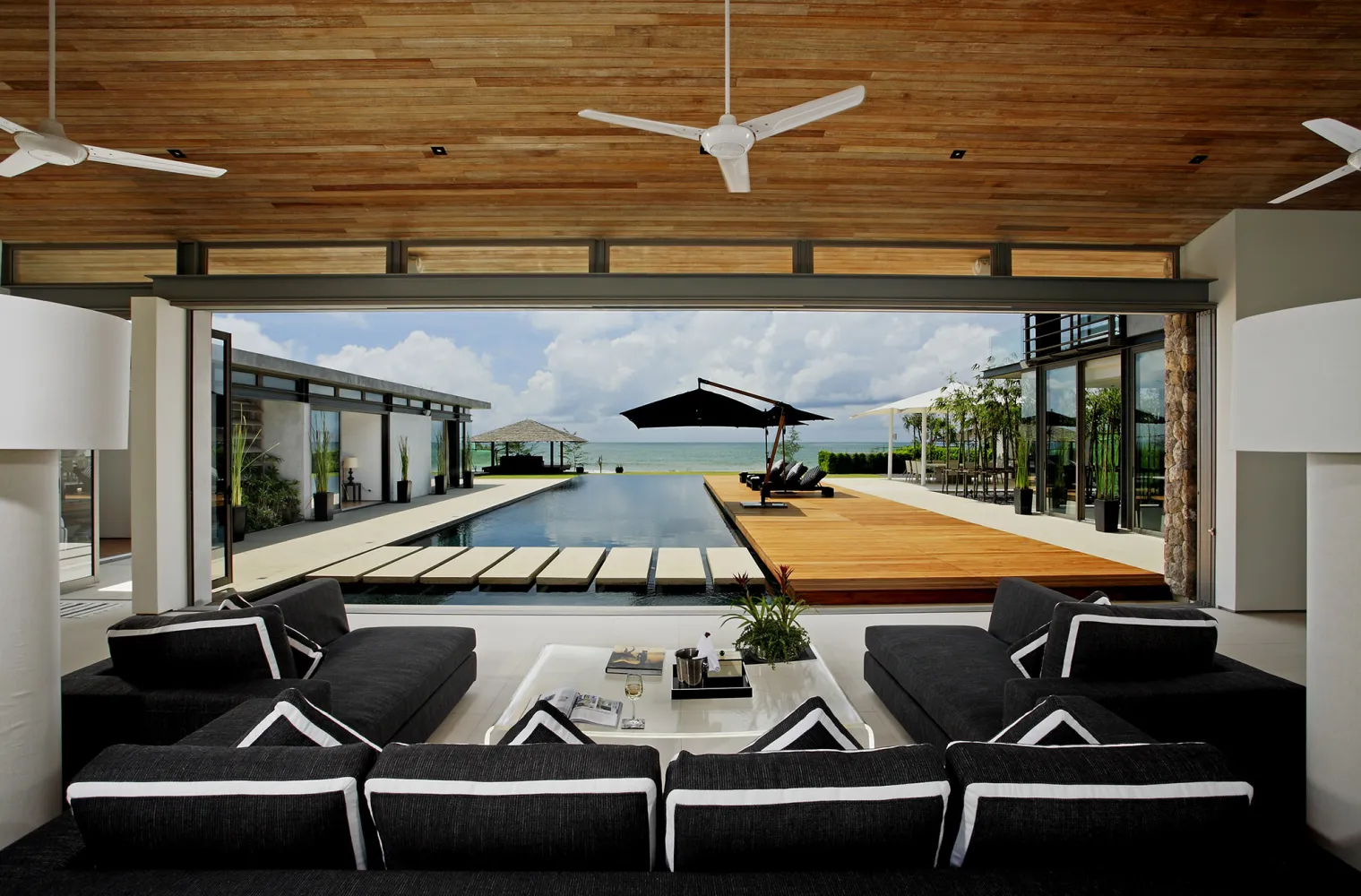 Property image - full photo 2