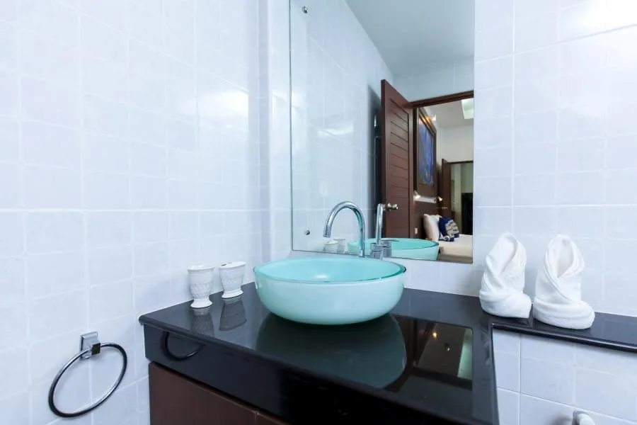 Property image - full photo 18