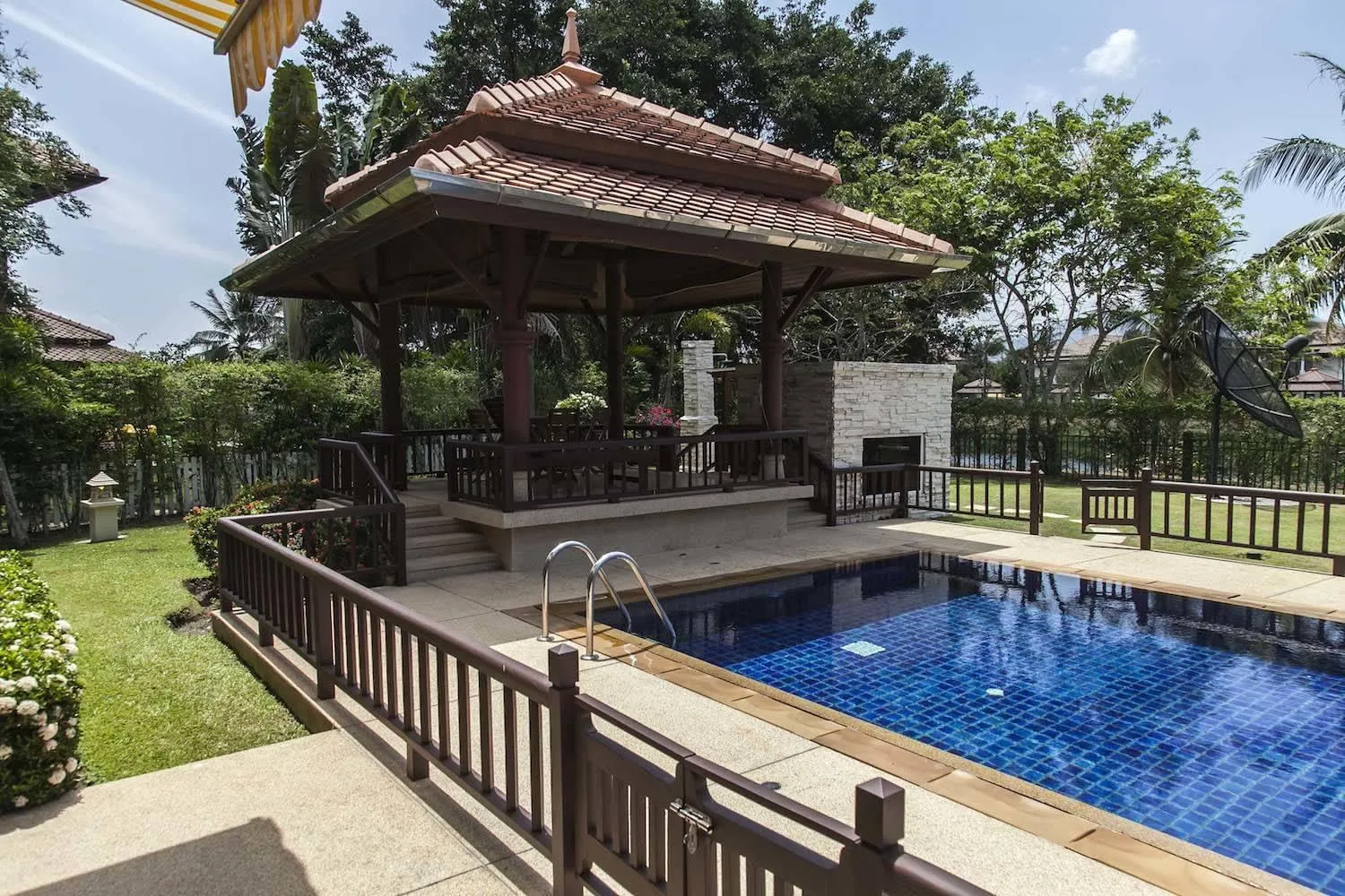 Property image - full photo 3