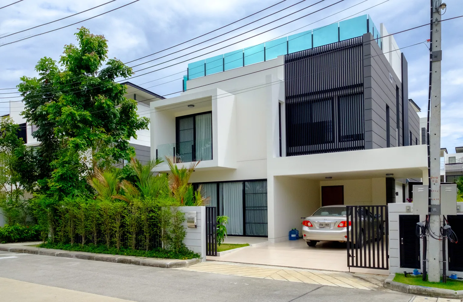 Property image - full photo 37