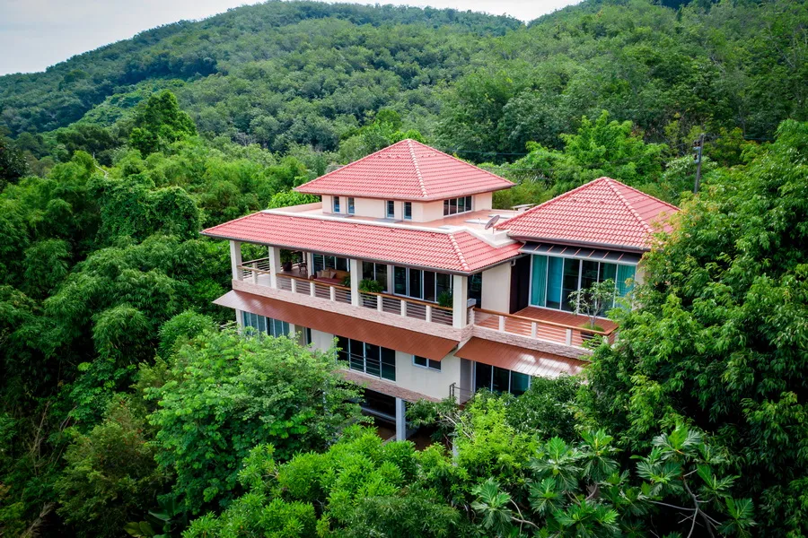 Property image - full photo 1