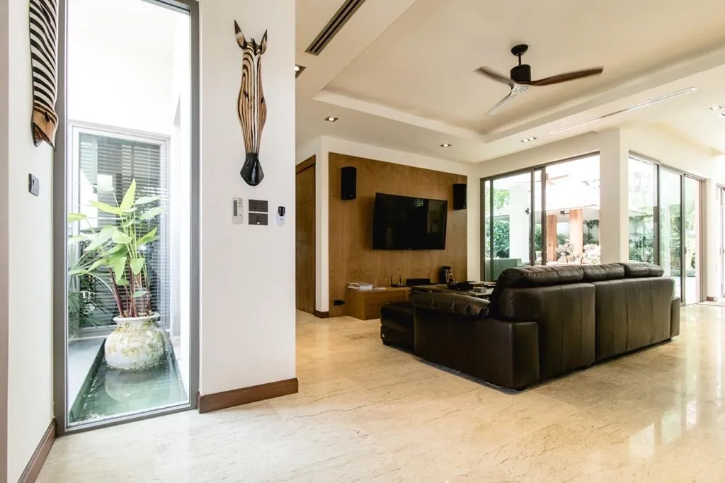 Property image - full photo 15