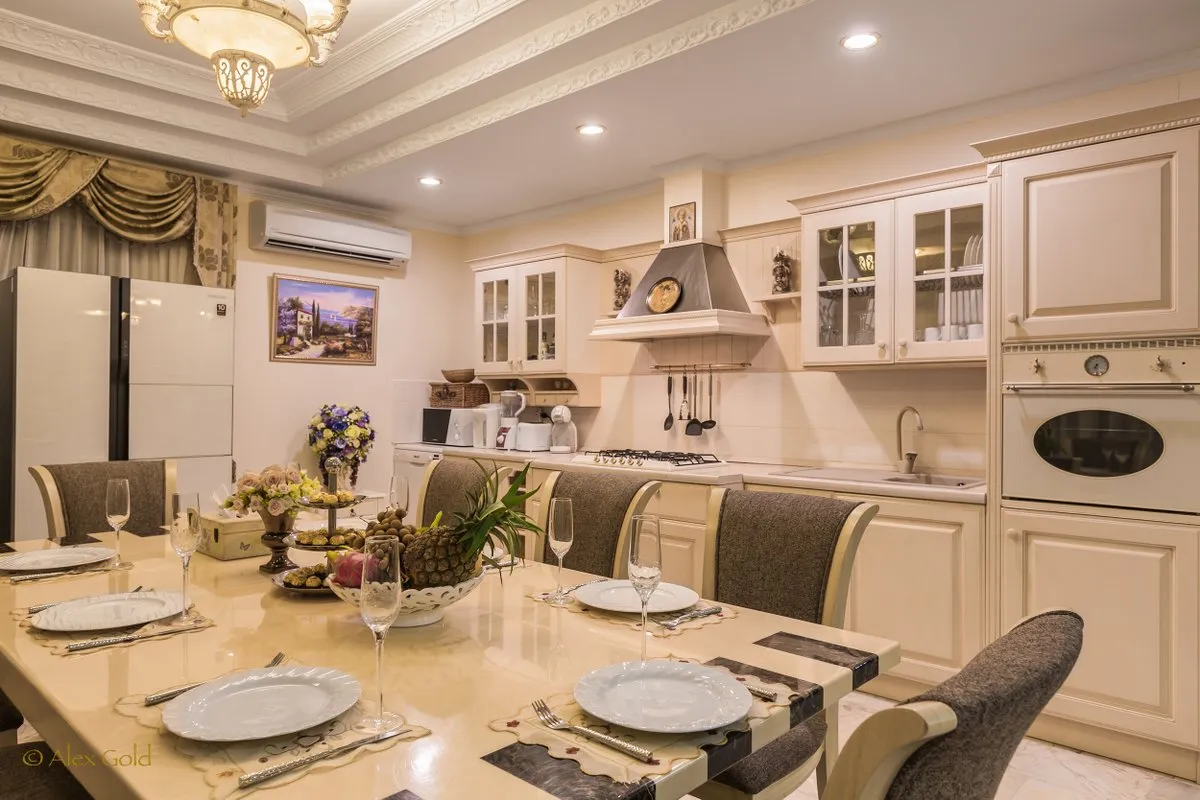 Property image - full photo 2