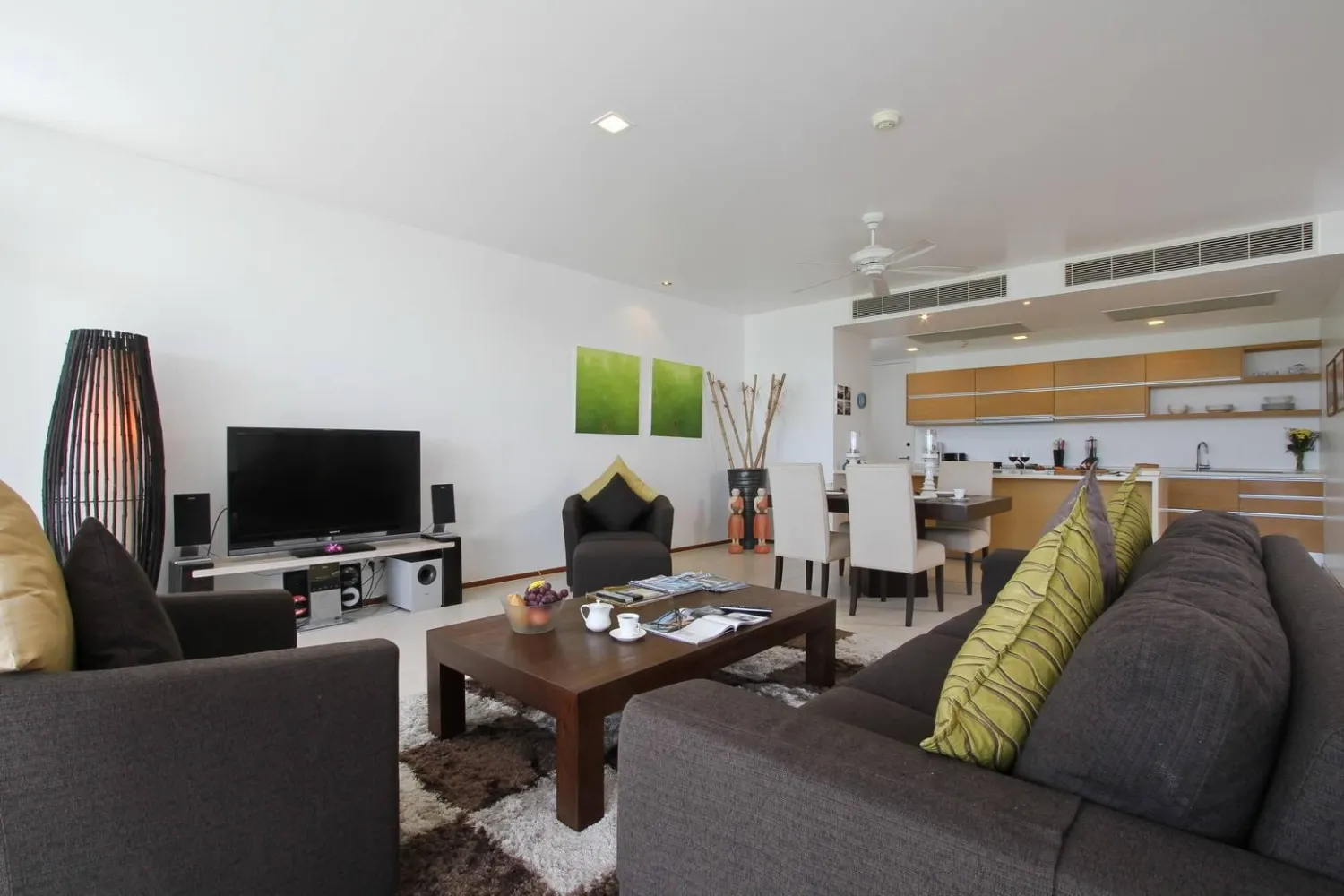 Property image - full photo 2
