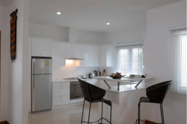Property image - full photo 11