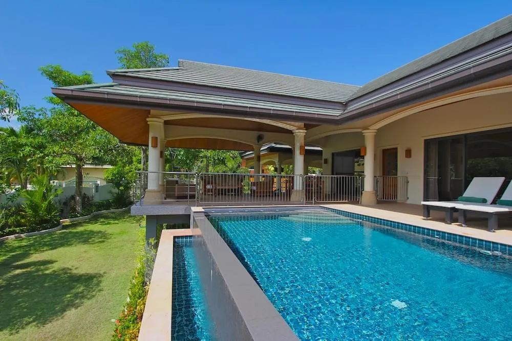Property image - full photo 32