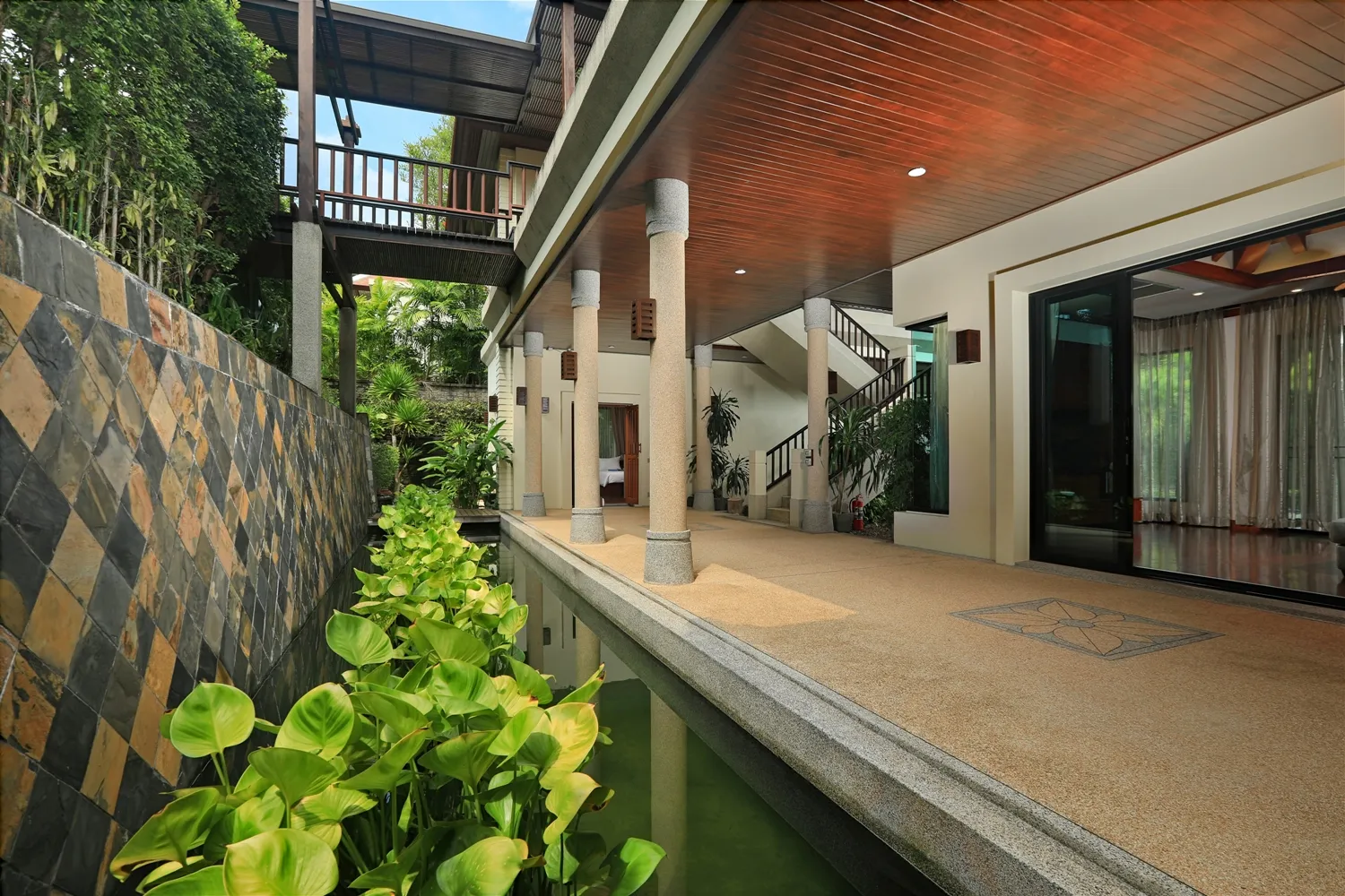 Property image - full photo 8