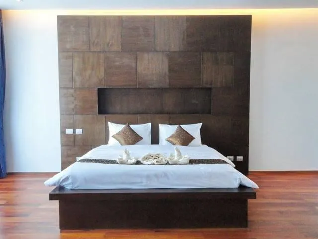 Property image - full photo 6