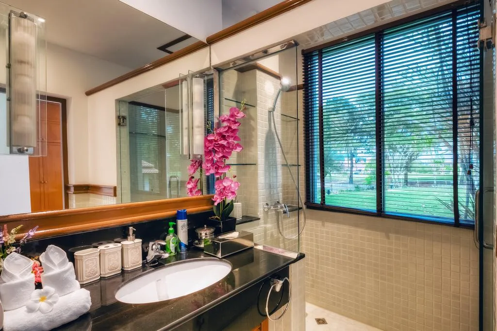Property image - full photo 31