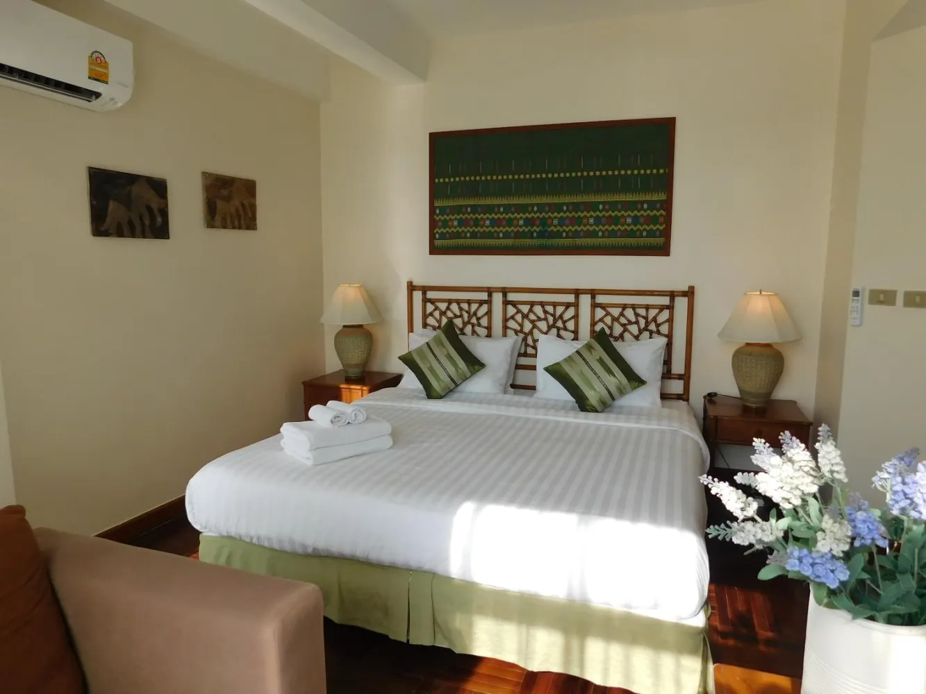 Property image - full photo 12