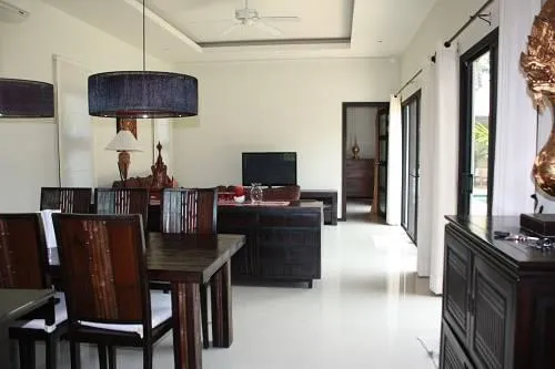 Property image - full photo 2