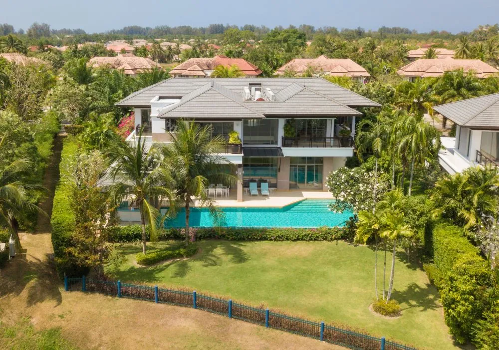Property image - full photo 2