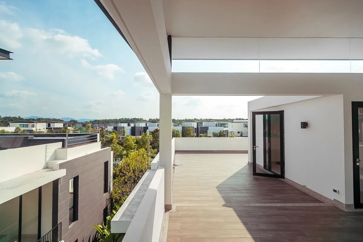 Property image - full photo 18