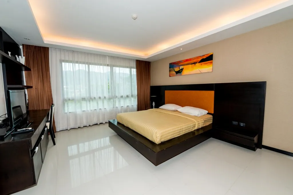 Property image - full photo 11