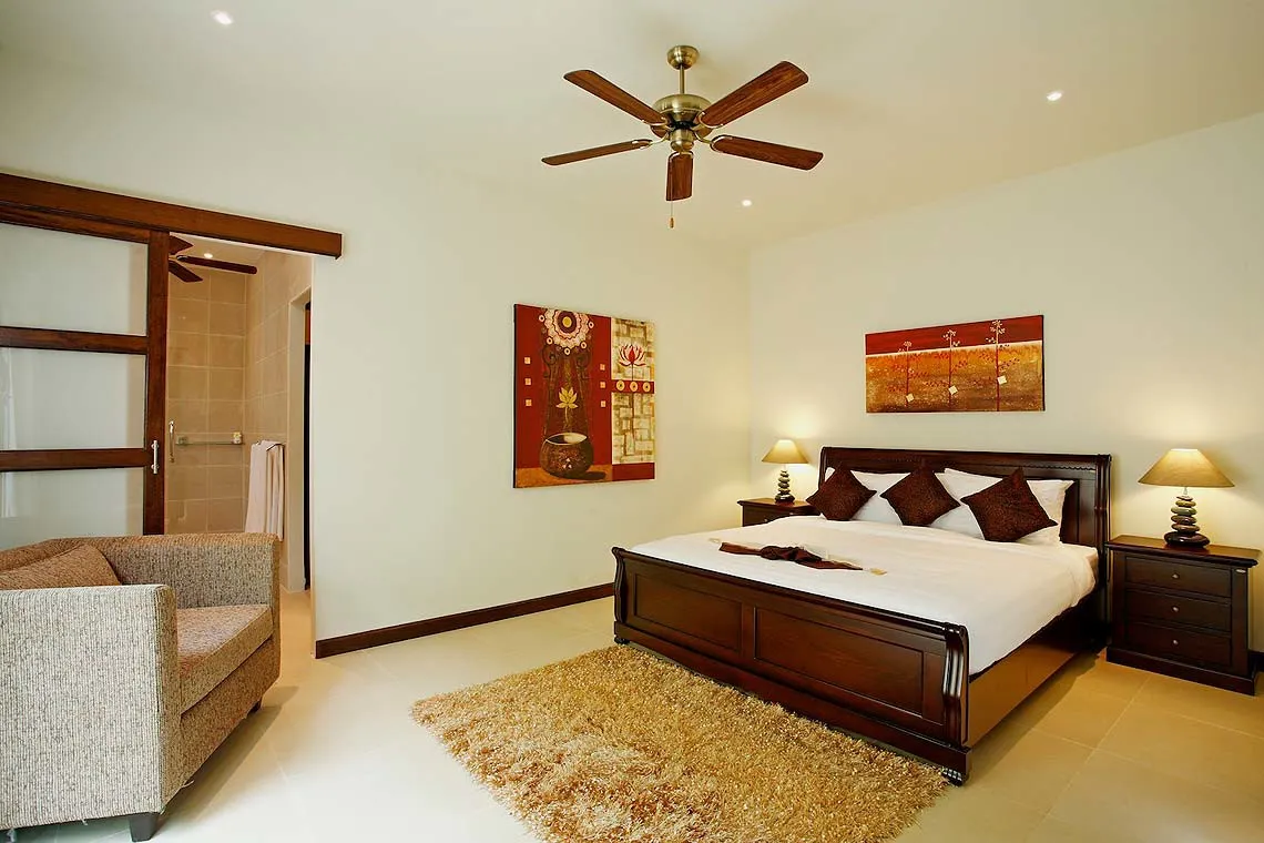 Property image - full photo 2
