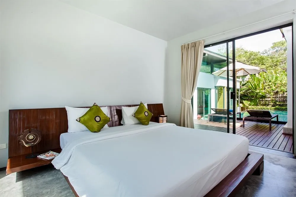 Property image - full photo 33