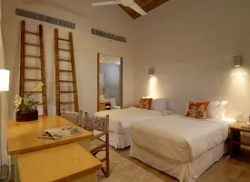 Property image - full photo 32