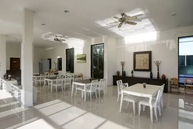 Property image - full photo 16