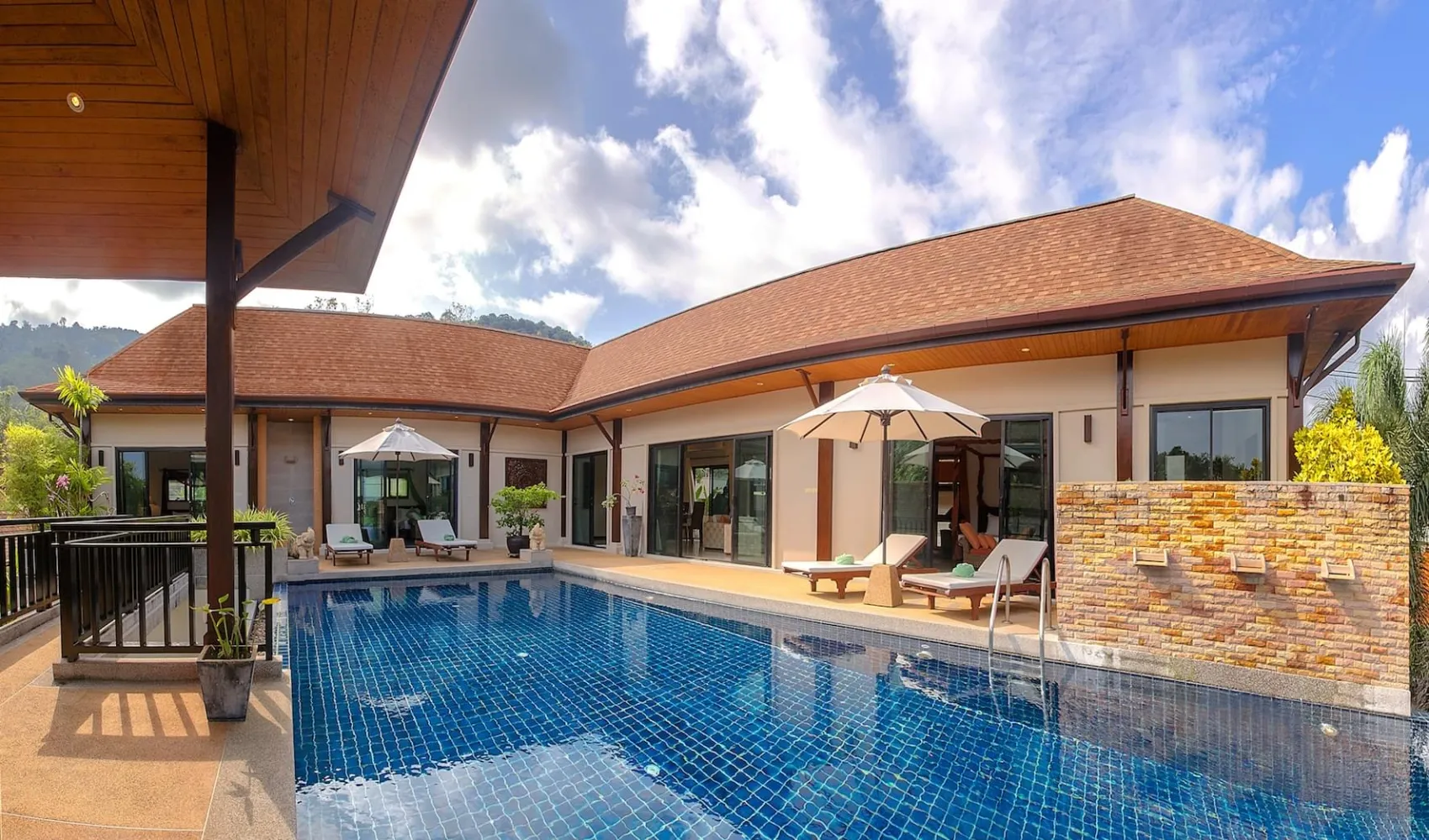 Property image - full photo 2