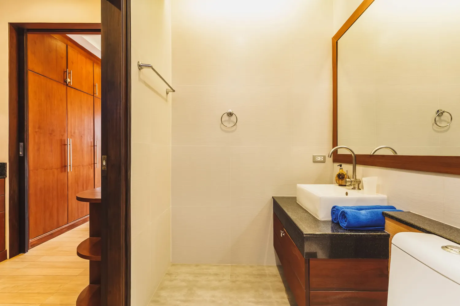 Property image - full photo 14