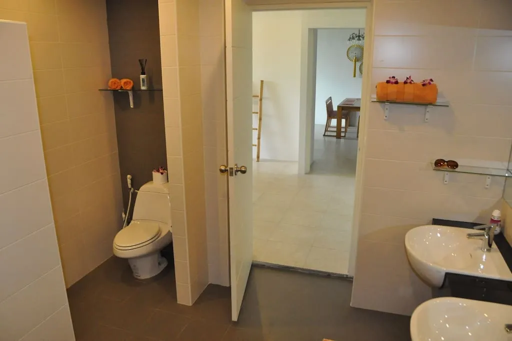 Property image - full photo 16