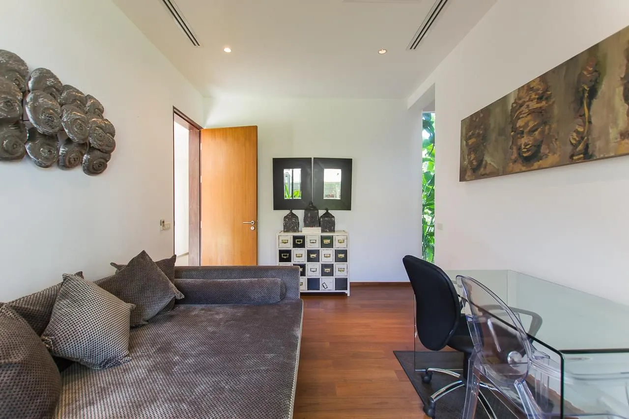 Property image - full photo 30