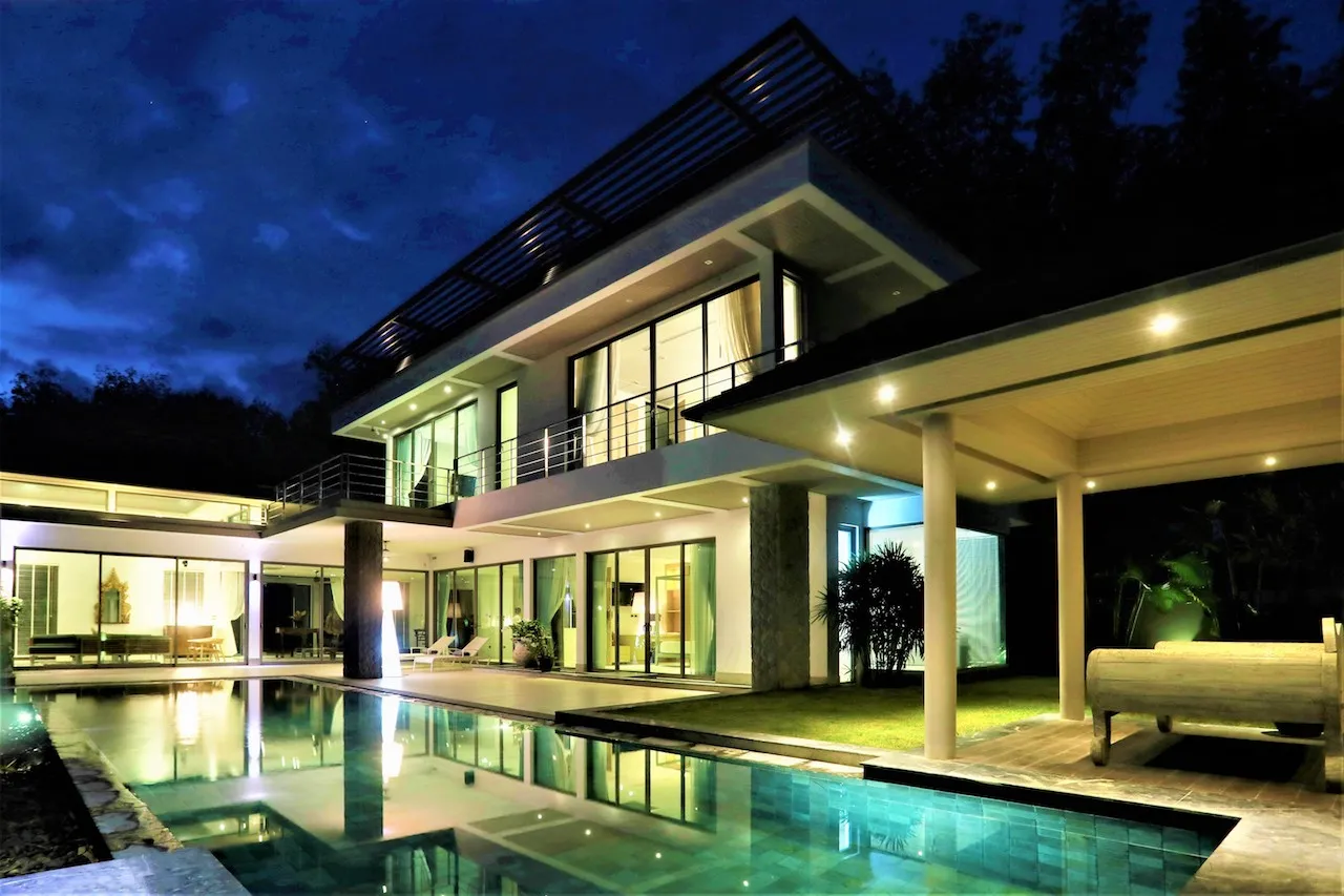 Property image - full photo 32