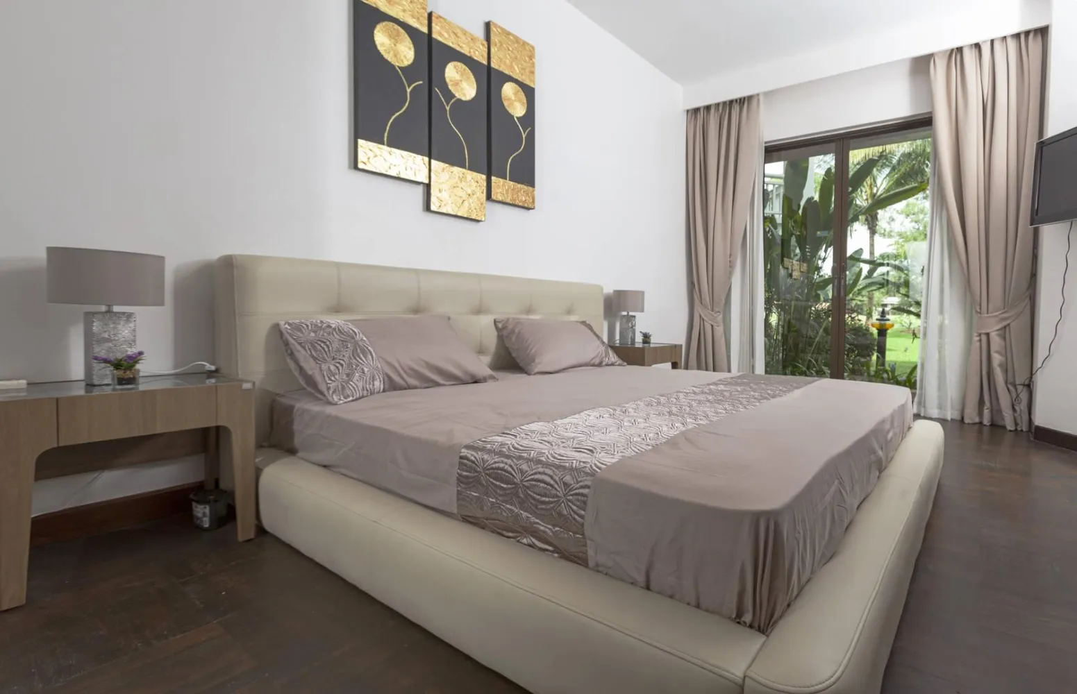 Property image - full photo 10