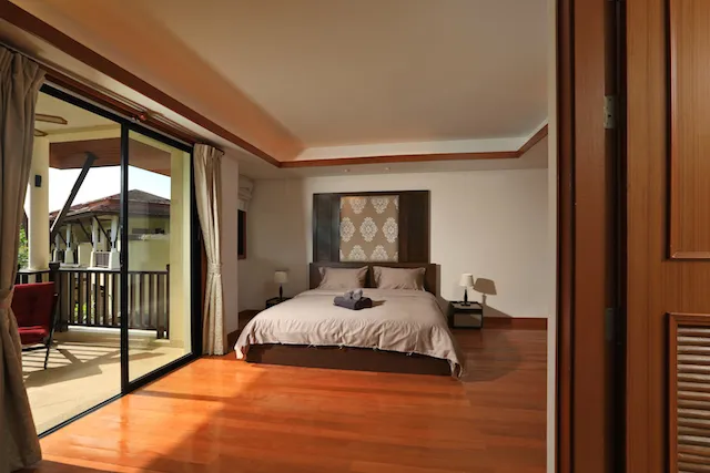 Property image - full photo 10