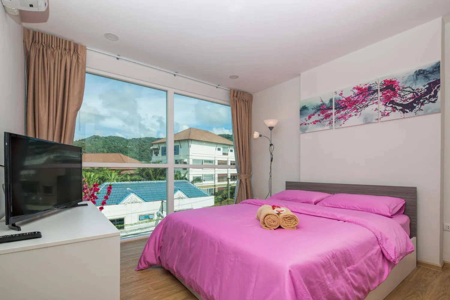 Property image - full photo 3
