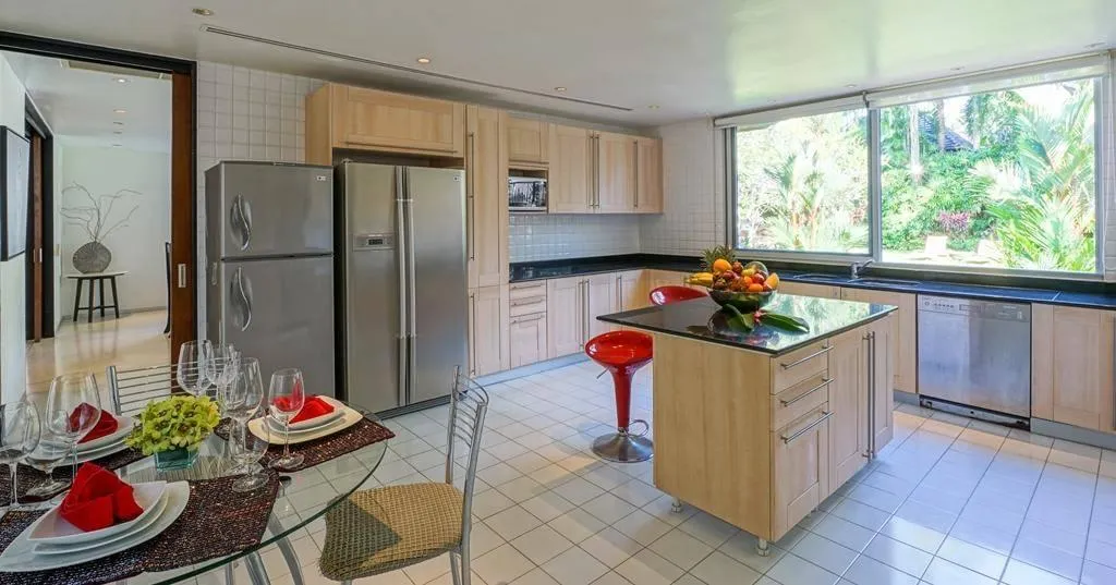 Property image - full photo 5