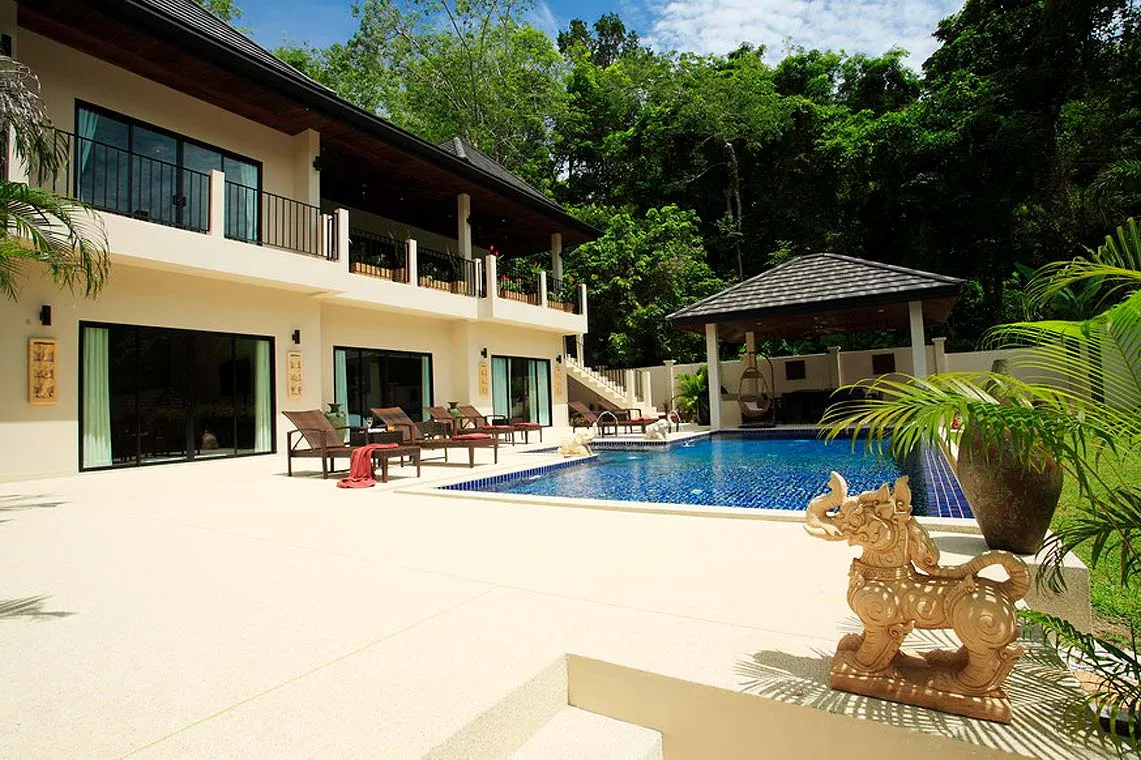 Property image - full photo 2