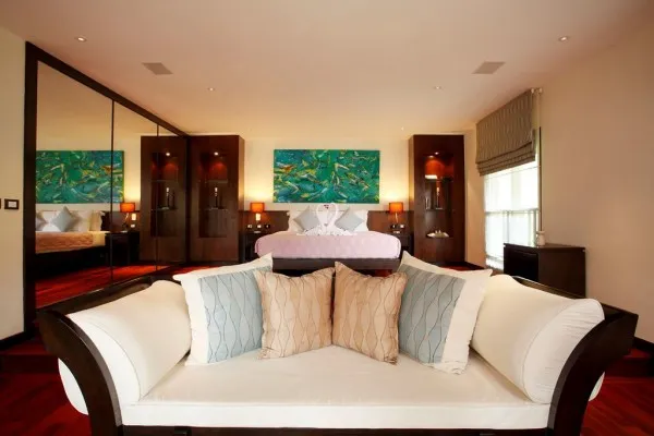 Property image - full photo 6